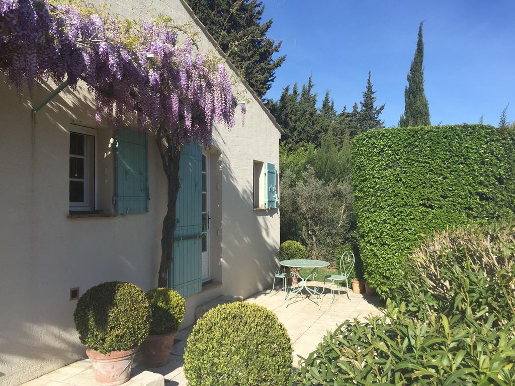 Le Mas Des Lauriers Bed and Breakfast Paradou Exteriör bild