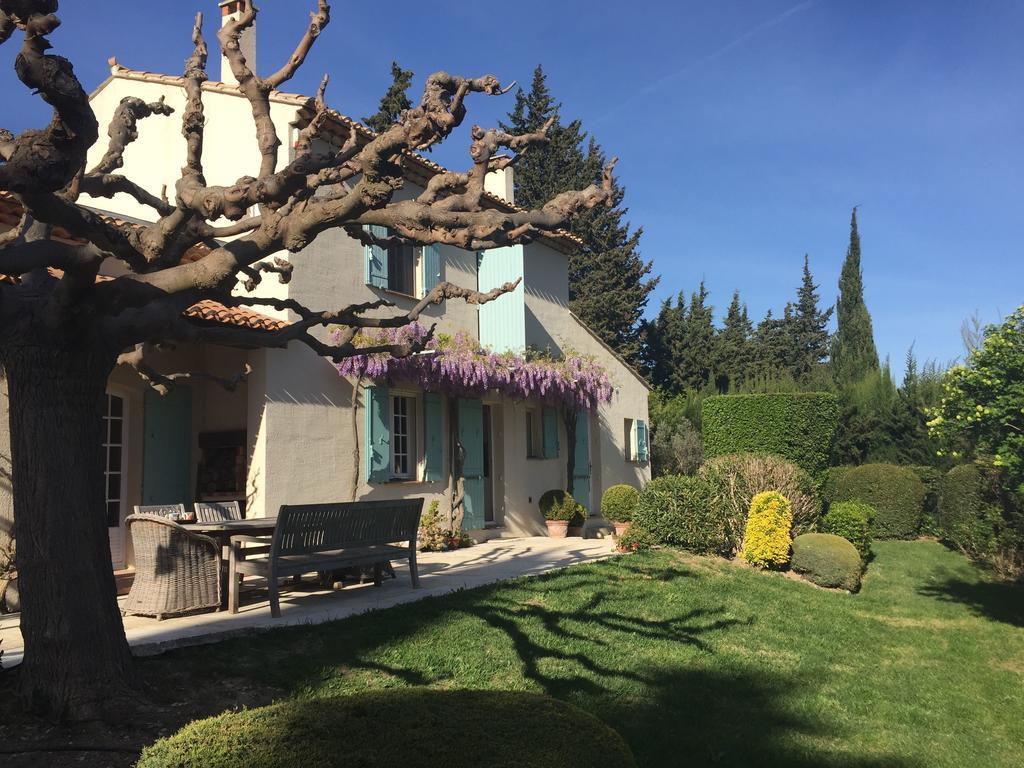 Le Mas Des Lauriers Bed and Breakfast Paradou Exteriör bild