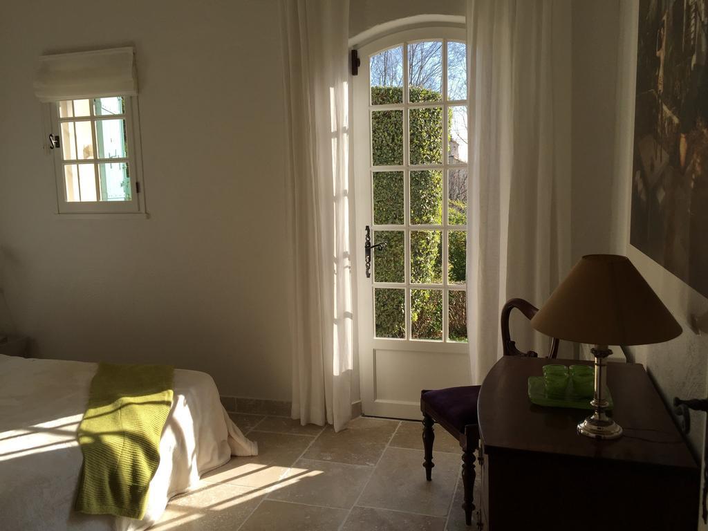 Le Mas Des Lauriers Bed and Breakfast Paradou Rum bild