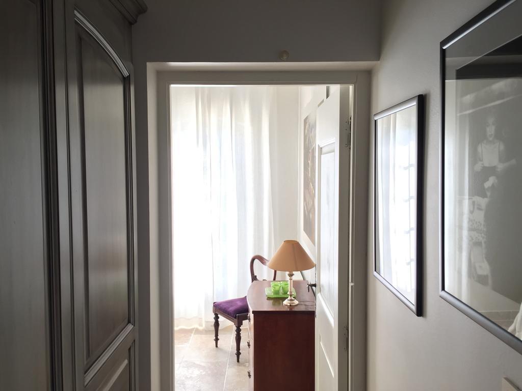 Le Mas Des Lauriers Bed and Breakfast Paradou Rum bild