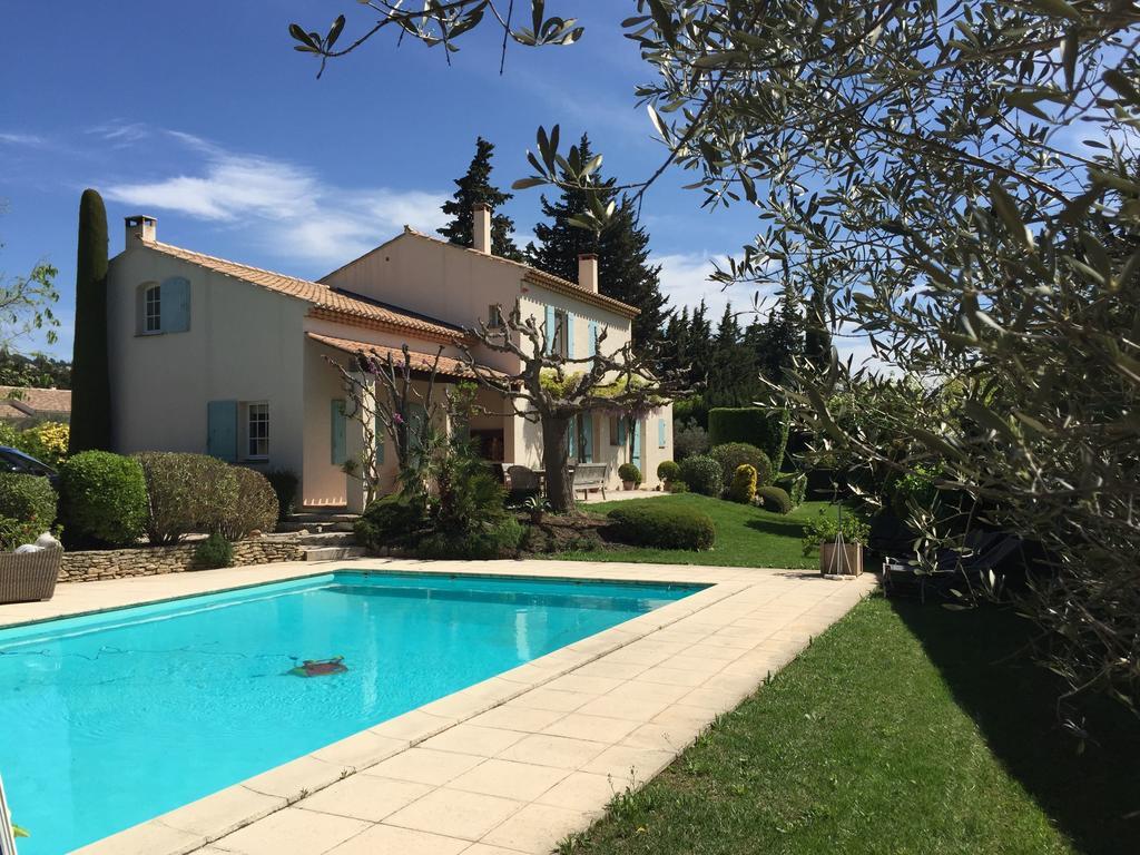 Le Mas Des Lauriers Bed and Breakfast Paradou Exteriör bild