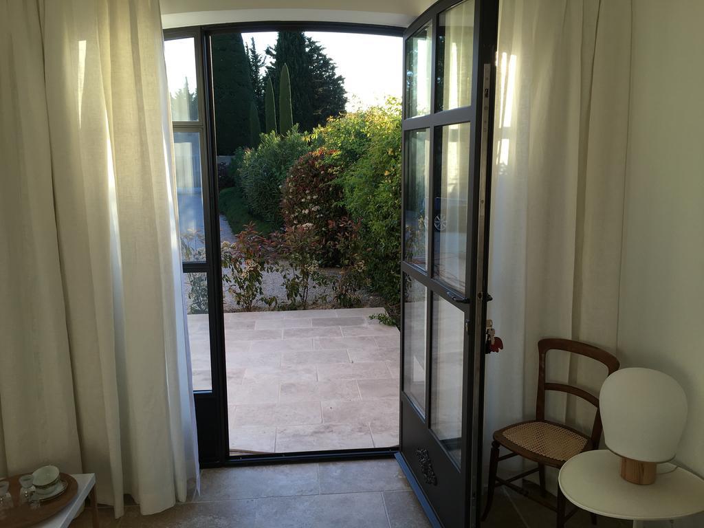 Le Mas Des Lauriers Bed and Breakfast Paradou Exteriör bild